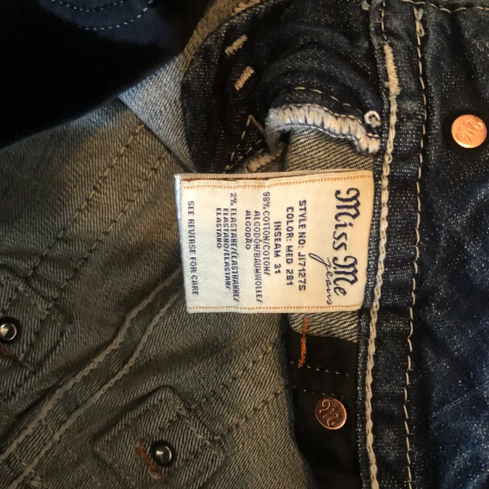 Miss Me jeans som aldrig blivit använda  Storlek 24 . Jeans & Byxor.