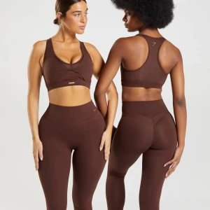 Träningssett - Säljer detta träningsettet från Gymshark x Whitney Simons kollektion. Helt slutsåld.  Går att köpa var för sig men helst tillsammans som ett sett     - Toppen, 200kr    - Thightsen, 400kr 