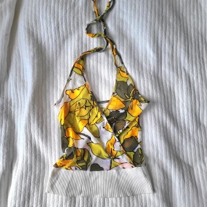 2000s halterneck top  - Halterneck top i mesh, vitage