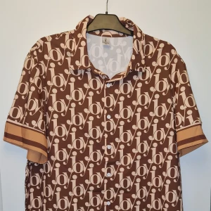 Skjorta - Aldrig använd, beställt för stor storlek.