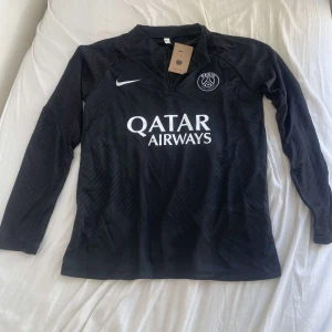 PSG - Helt ny Psg dress, perfekt till Träningarna och en varm sommar dag 