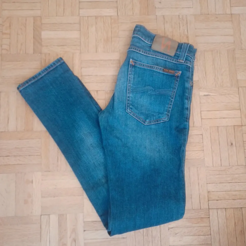 Nudie jeans i mycket bra skick jeansen är i slim 🍾🍾skriv om du är intresserad priset diskuteras vid snabb affär 🍾🍾. Jeans & Byxor.