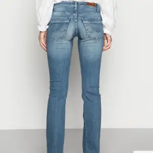 Skitsnygga bootcut jeans från ltb, i bra skick! W25 L32