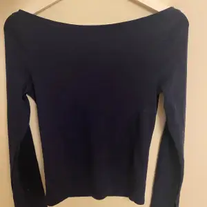 Jättefin tröja från Gina som liknar den populära intimissimi tröjan. Bara använd en gång och köpt nyligen ❤️ använd gärna köp nu