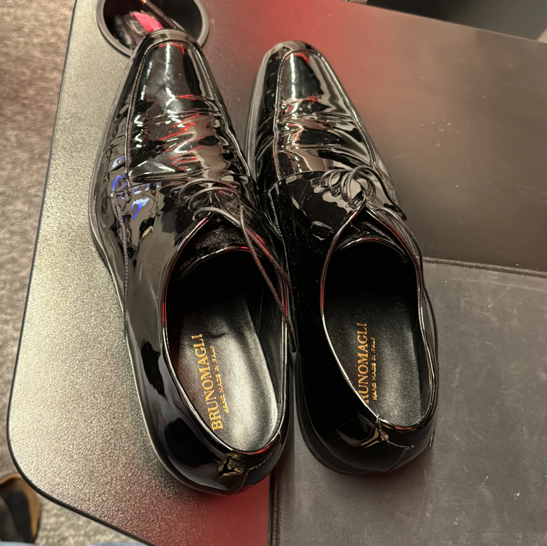 Brunomagli skor - 90