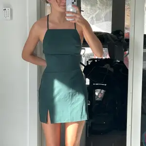 Grön cocktail klänning perfekt till sommaren 💕