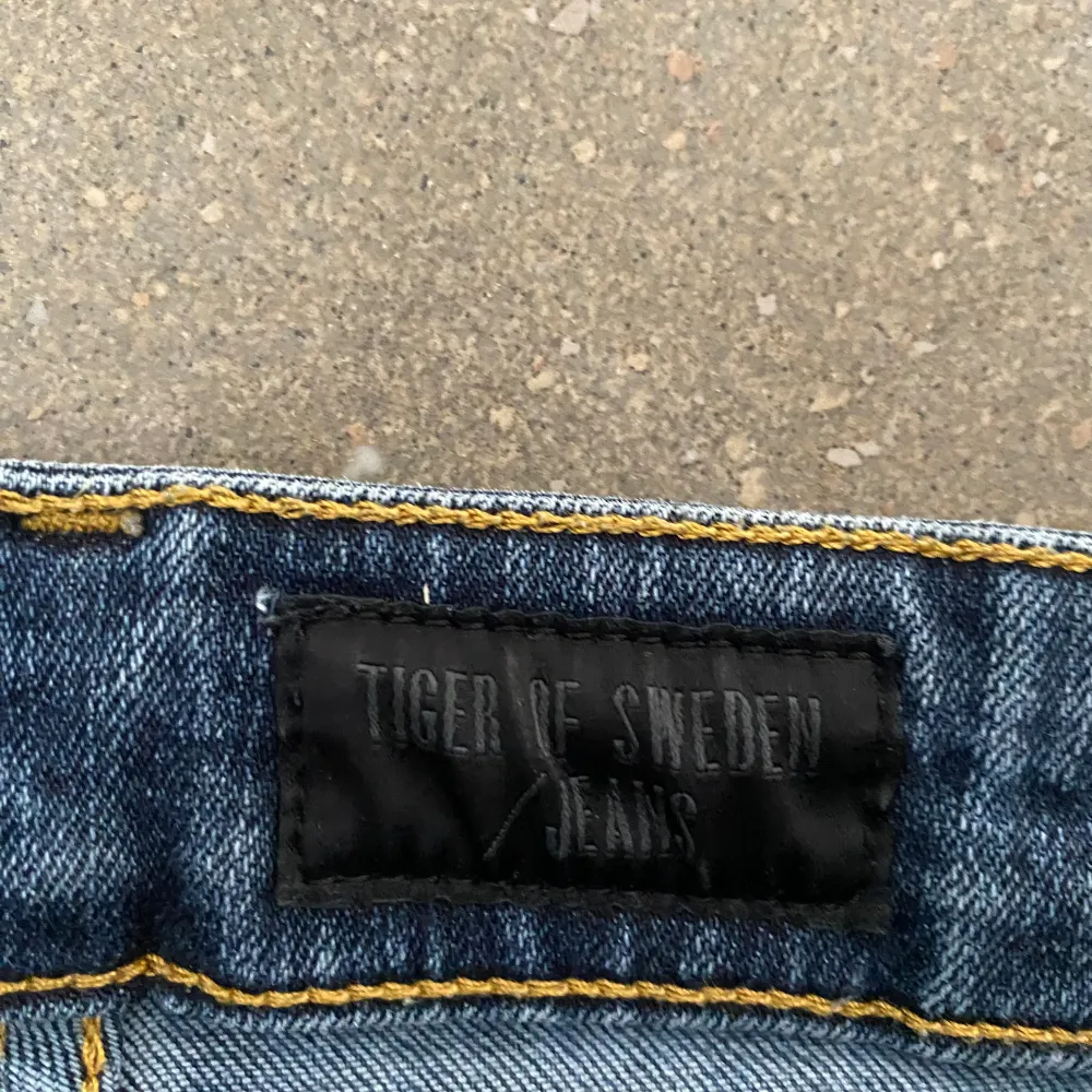 Tiger of Sweden jeans i bra skick passar storlek 150-155. Jeans & Byxor.