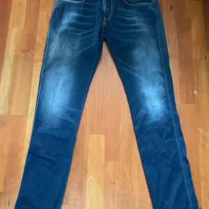 Replay jeans hyperflex  - Modell: ANBASS Hyperflex, skick: 9/10, storlek: W33 L34