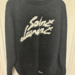 Saint Laurent tröja - Saint laurent knitwear Storlek M Tag och påse kommer med  Köparen står för frakt