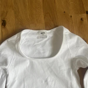 Aim’n  - Tränings tröja ifrån aim’n i en riktigt kropps nära passform, aldrig använd✨ Går även användas till vardags 