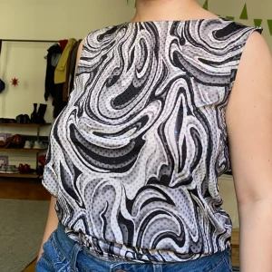 Glittrig topp! - Perfekt till fest och vardags att klä upp och klä ner!