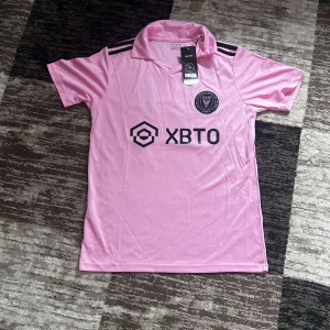 Inter Miami CF - Säljer den på grund av att den inte passa mig!  Helt ny testad bara.  Storlek S(true to size)