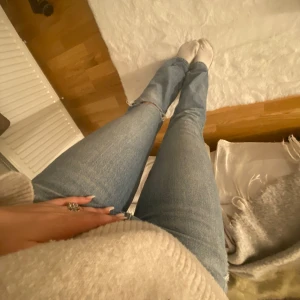 Skit snygga jeans  - Använt typ 7 ggr fint skick och jätte sköna. Bootcut 