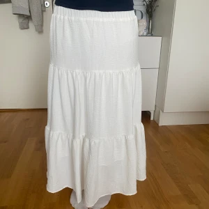 Lång kjol❤️ - Jätte fin lång kjol som jag köpa i somras som bara är använd några fåtals gånger❤️