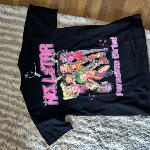 Hellstar T-shirt - Den är helt ny och oanvänd.  Säljer för den var för stor.