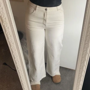Jeans - Aldrig använd, inga defekter!💞