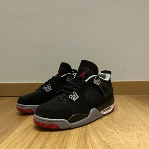 Jordan 4 Retro - Storlek: 41 Jordan 4.   Använda 1-2,  Pris kan diskuteras. Skick: 10/10. Köparen betalar frakt 📦 