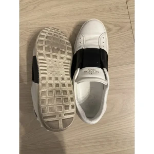 Valentino Garavani - Valentino Rockstud low Bra skick Vita,läder 