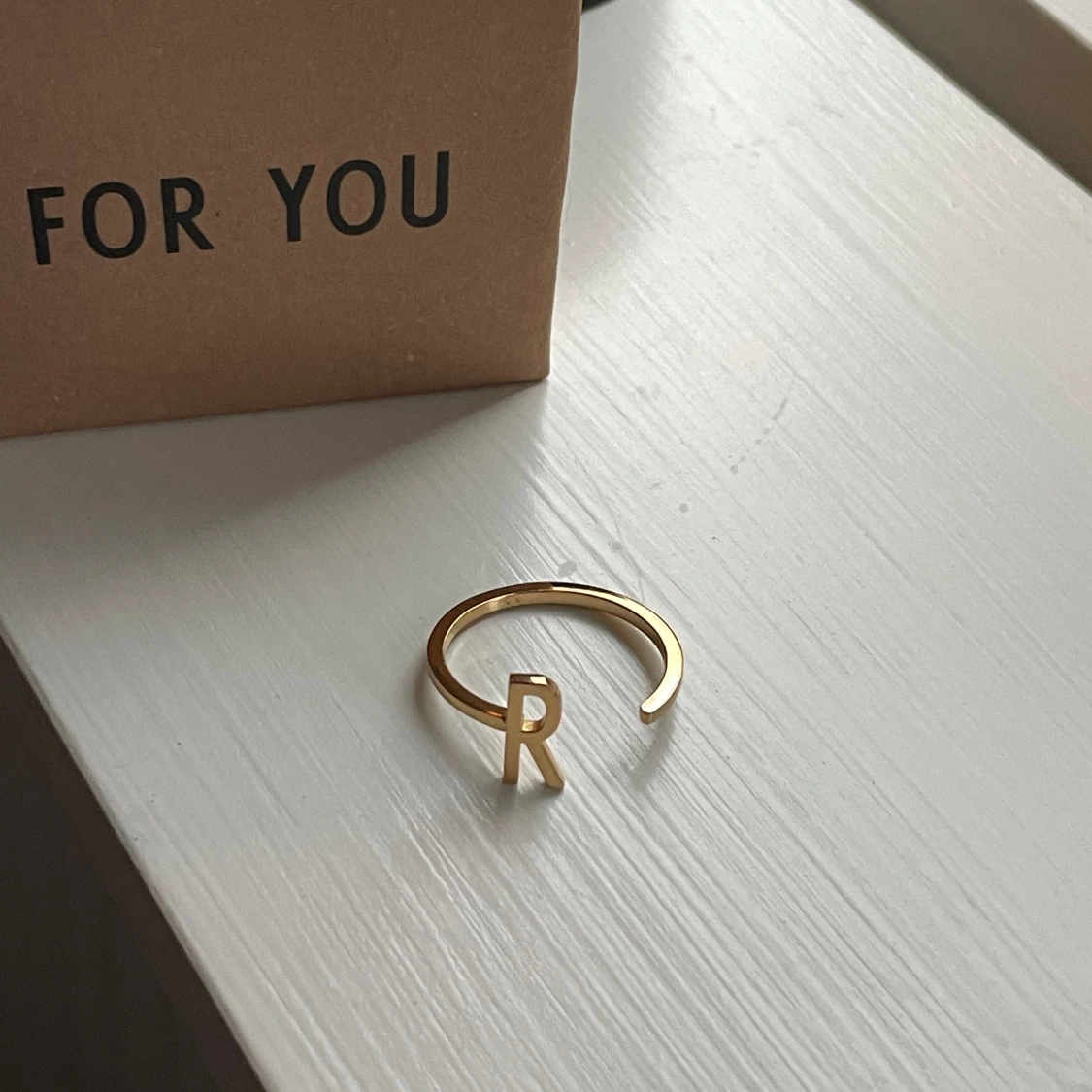 Guld ring - Bokstav R - 90