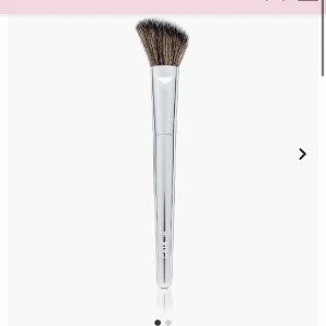 Caia borste - Caia borste 06 fast i rosa. Använd men tvättad😊Caia texten har tyvärr försvunnit 