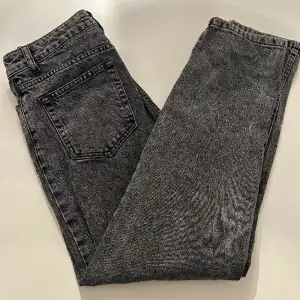 Sköna Grunt jeans i grå/svarta🔥😩 lite mer baggy style 👊