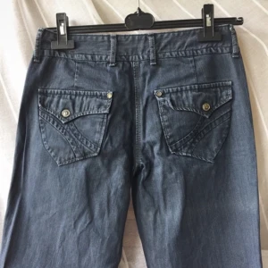 Low rise jeans - Supersnygga Skulle tippa på att de är storlek 30/30