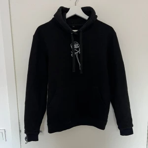 The Cool Elephant Hoodie - Super bra skick! Inga fläckar eller liknande💓 använd köp nu!❤️