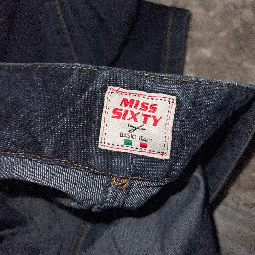 Snygga byxor från miss sixty, något utsvängda byxor❤️ aldrig använda . Jeans & Byxor.
