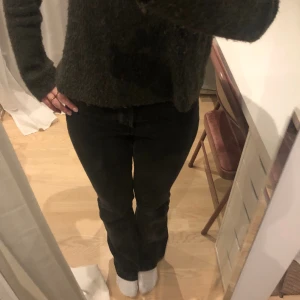Utsvängda jeans - Sparsamt använda, medel/låg midja i bra skick❣️