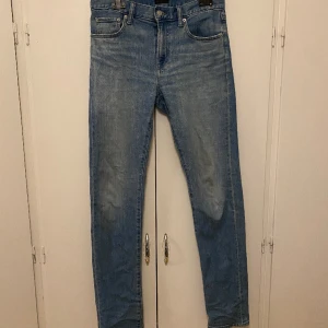 Uniqlo Jeans - Snygga straight jeans från Uniqlo!