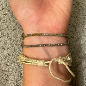 Pilgrim armband - Pärlade armband från pilgrim, köp båda för 85kr❤️ Möjligt att frakta med brev för 15kr!