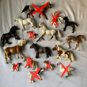 schleich hästar - schleich hästar🙌 bläddra för att se styckpriset, annars är det 170kr för alla (de som är kvar)🤗 OBS tryck inte på köp nu om du bara ska köpa en/några!! (dom överkryssade är redan köpta)