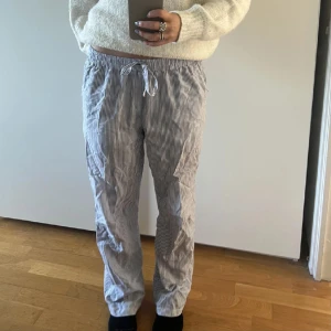 Pyjamasbyxor - Säljer dessa jätte söta pyjamasbyxor som knappt är använda. Dom saknar lapp så jag vet tyvärr inte vart dom är ifrån. (Lånad bild)