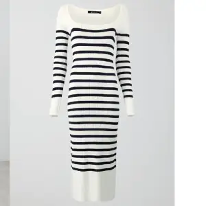 Jättefin stickad klänning från Gina tricot! säljer då jag köpte i fel storlek!💞  