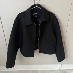 Jacka Zara - Strl L, aldrig använd