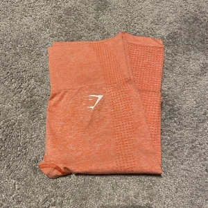 Gymshark tights - Säljer dessa vital seamless tightsen från gymshark i strl XS, passar även S🙌 nästintill oanvända så i väldigt fint skick🌟säljer då de inte kommer till användning