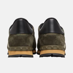 Valentino rockrunners (helt nya) - Helt nya valentino rockrunners i perfekt skick och aldrig använda. Box och dustbag ingår. Priset är inte satt i sten och det är endast att kontakta kring frågor! De är 💯äkta och bevis finns!