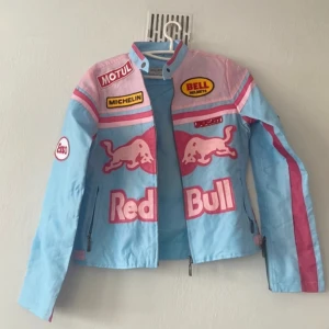 Redbull racing jacka - Superfin! I nyskick! Är villig att diskutera pris vid en snabb affär🥰🙌