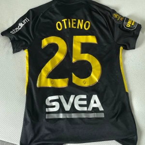 Matchanvänd Otieno tröja!!! - Aldrig använd utom av otieno han själv