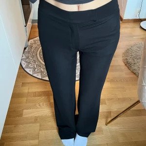 Kostymbyxor  - Keep it up flare kostymbyxor från Nelly, helt nya, pris kan diskuteras 