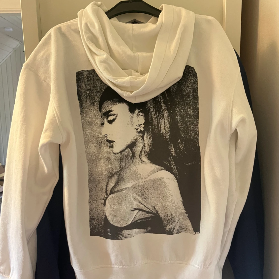 Ariana grande Hoodie  - 90
