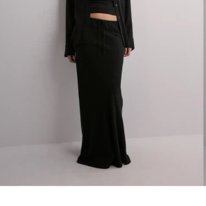 Linne kjol - Söt linneskjorta från Nelly, använd 1 gång😄