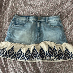 Desigual kjol - Jättefin desigual kjol, storlek S-M