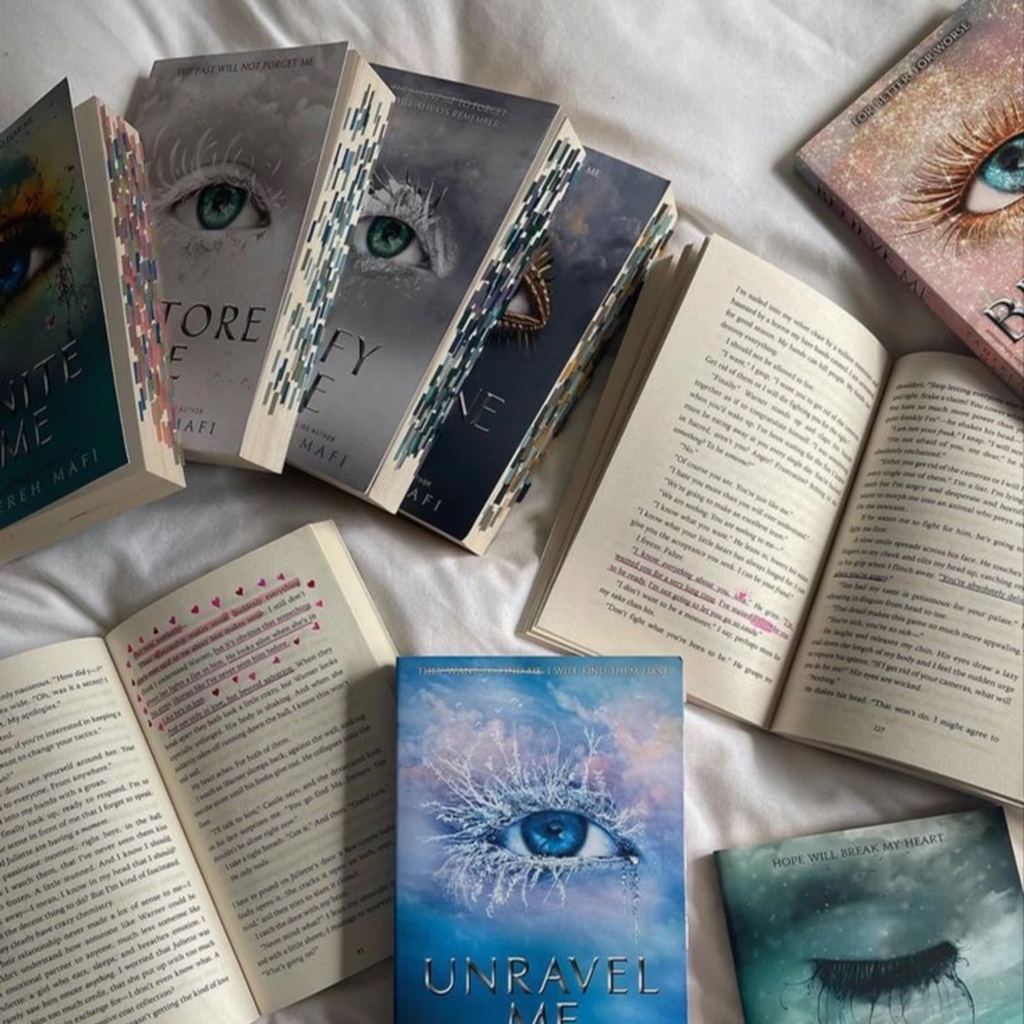 Shatter me series+tabs.  - 93