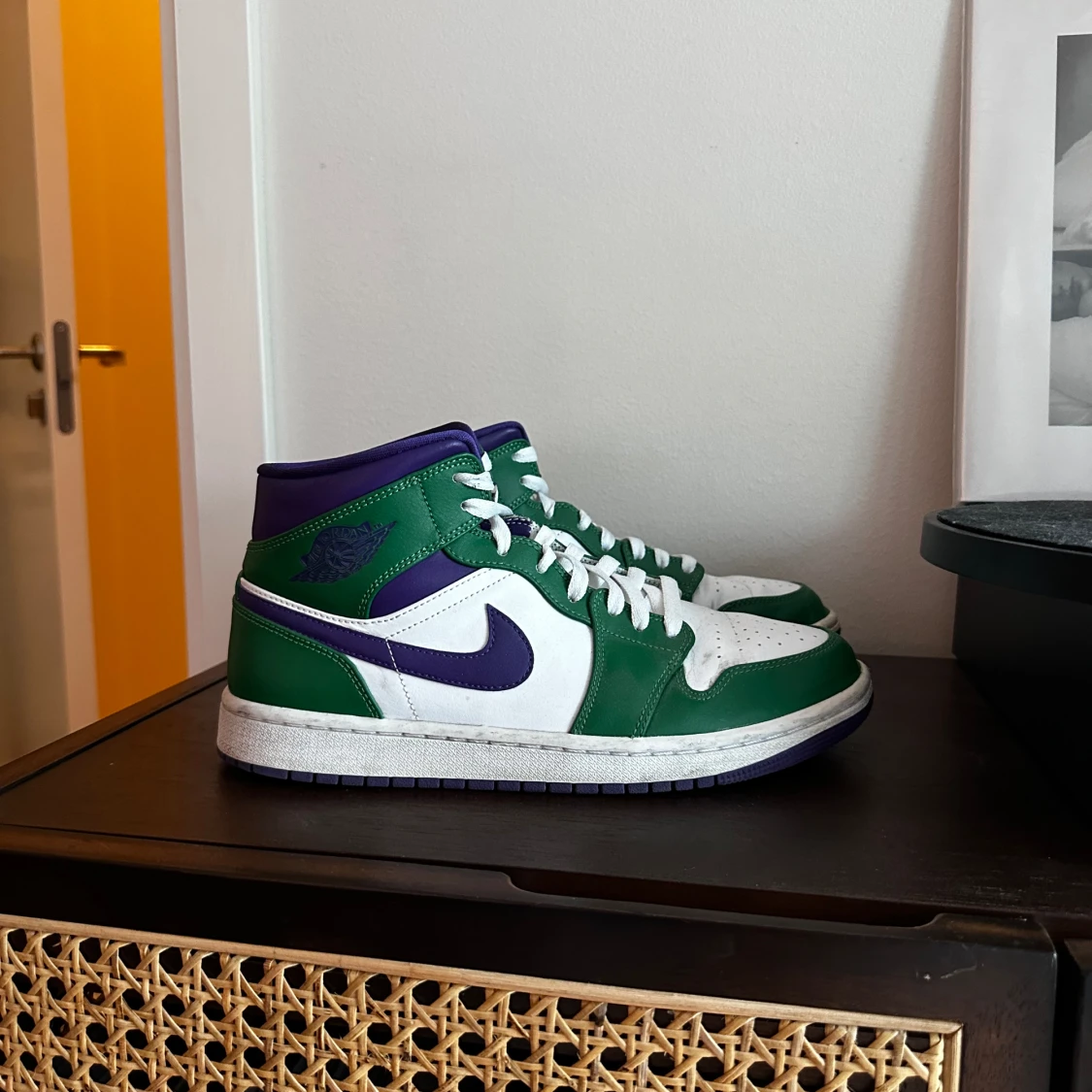 Nike Air Jordan 1 Mid grön/lila ”Hulk” strl 42