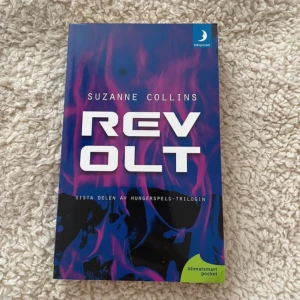 Revolt - Hungerspelen serien Sista boken  Ingen bruten rygg