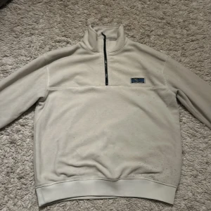 Soft skön hemma tröja  - Den e från junkyard nypris 400