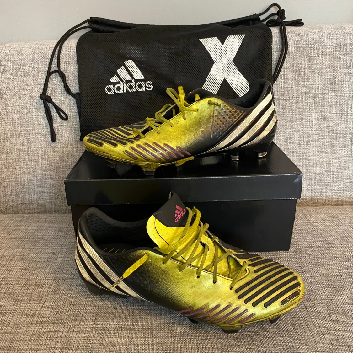 Adidas predator retro i den ikoniska färgen guld