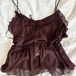 Flowigt linne - Köpte denna fina toppen från Pomelo när jag var i Thailand 🩵 Den är bara testad! Den är i storlek L men skulle säga att det är en M.