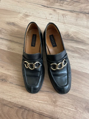 Loafers från novita - Inköpta på scorett. Använda fåtal gånger. Storlek 38.